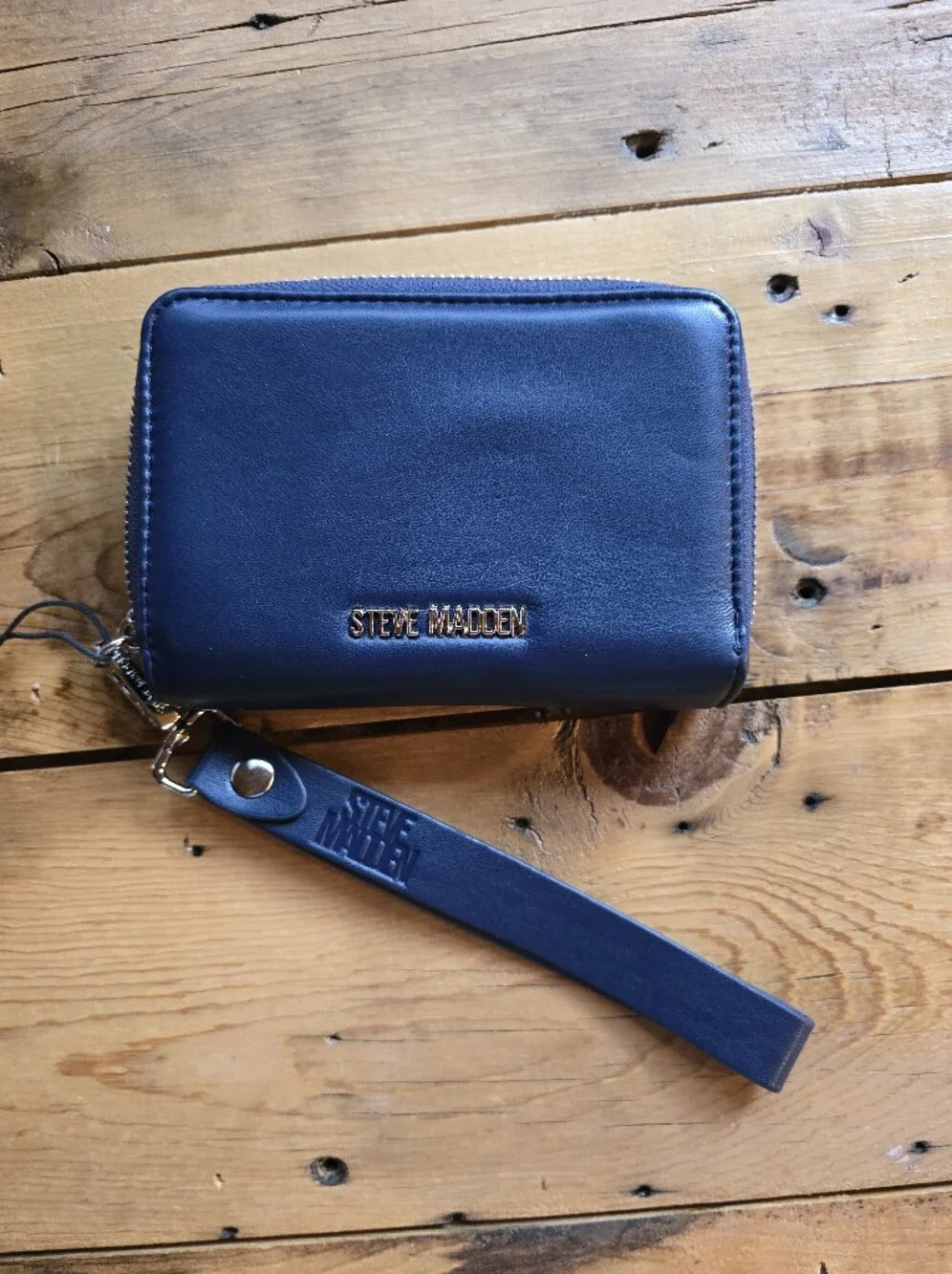 NWT Steve Madden BJess Black Debossed Placement Logo Zip Wristlet Wallet